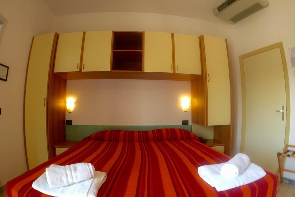 Hotel Mehari Riccione Pokoj fotografie