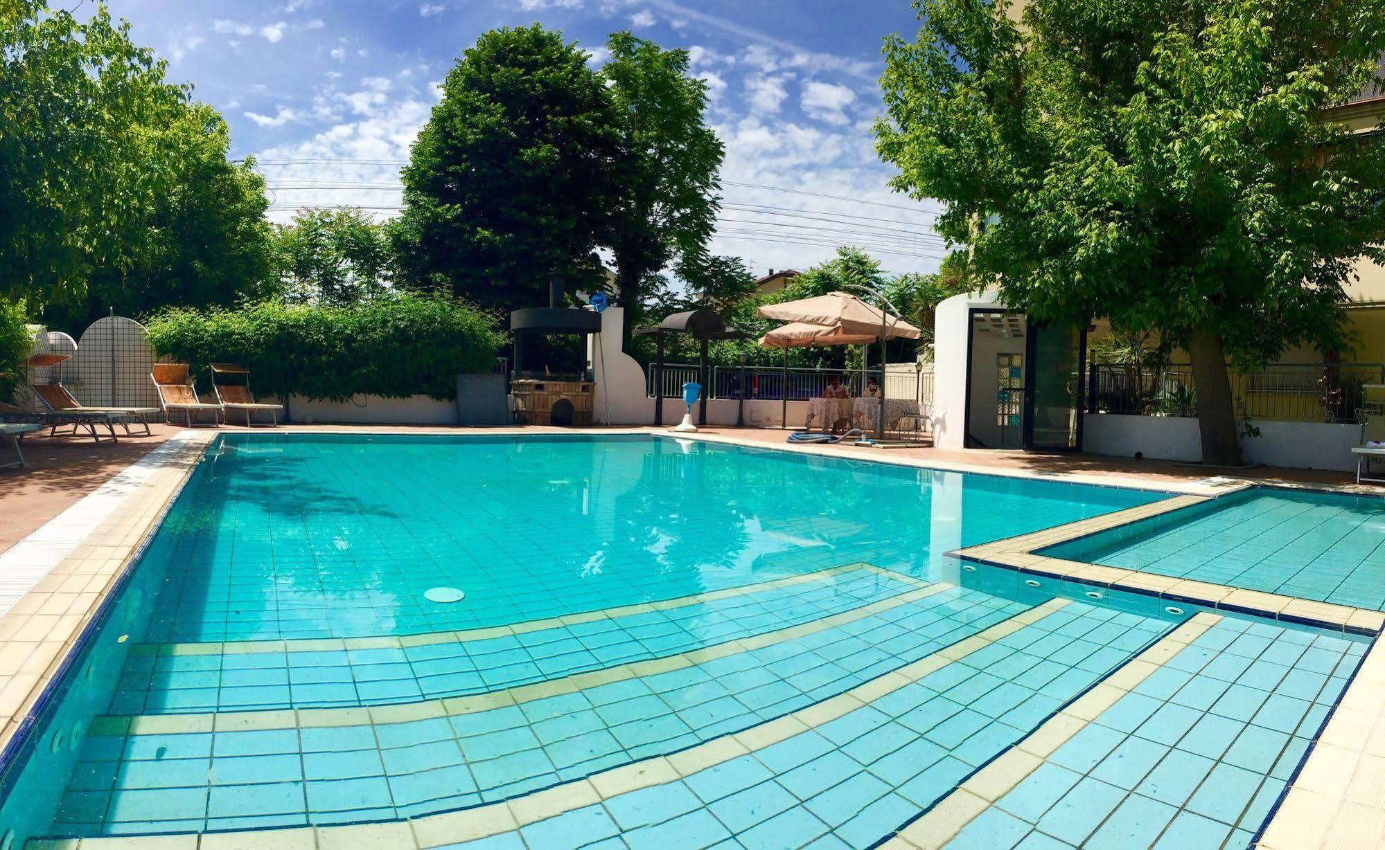 Hotel Mehari Riccione Exteriér fotografie